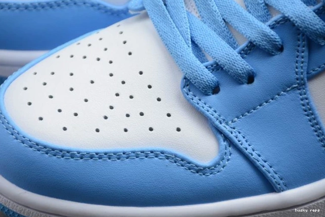 Rep Husky Jordan (W) Air 1 Low UNC AO9944-441 0808